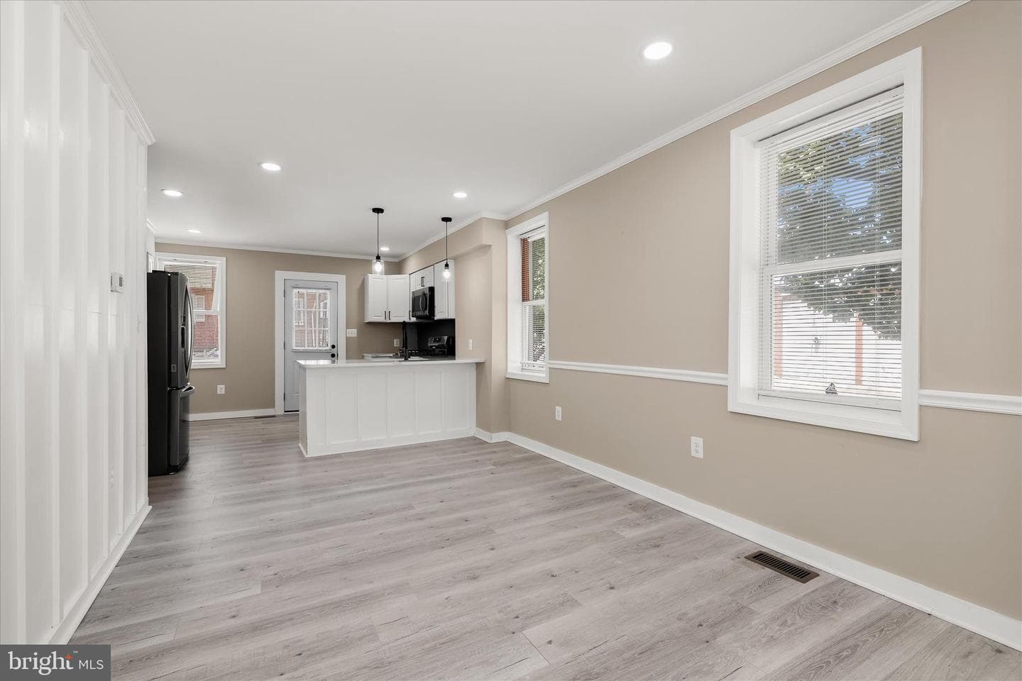 924 N Belnord Avenue photo 11