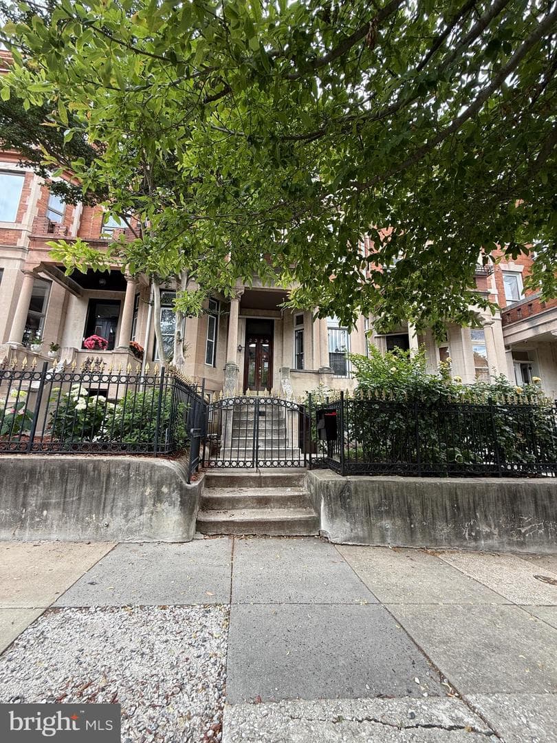 2329 Eutaw Place photo 2