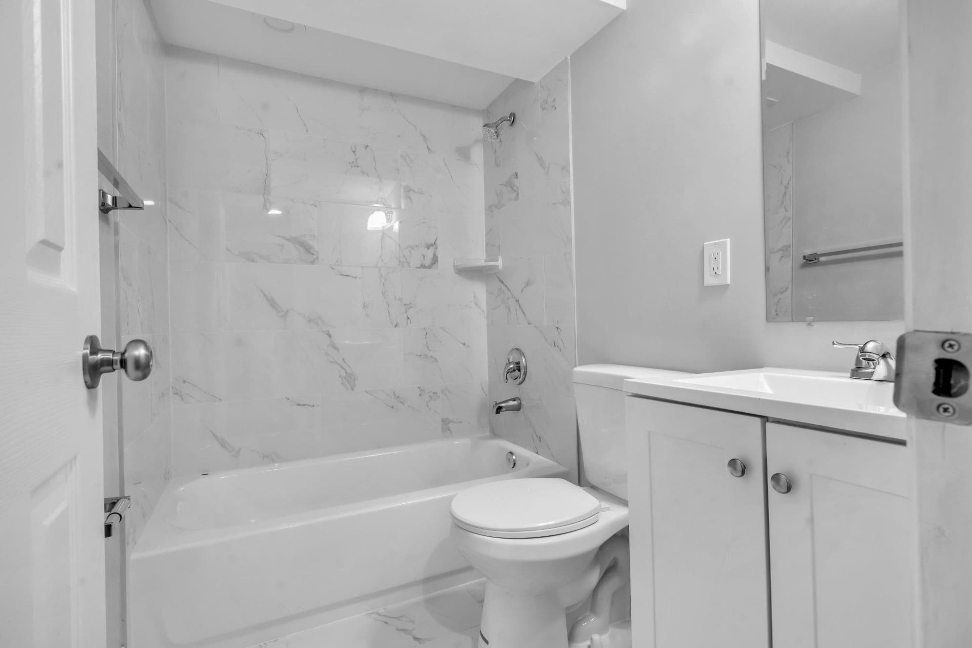 1602 Carswell Street photo 16