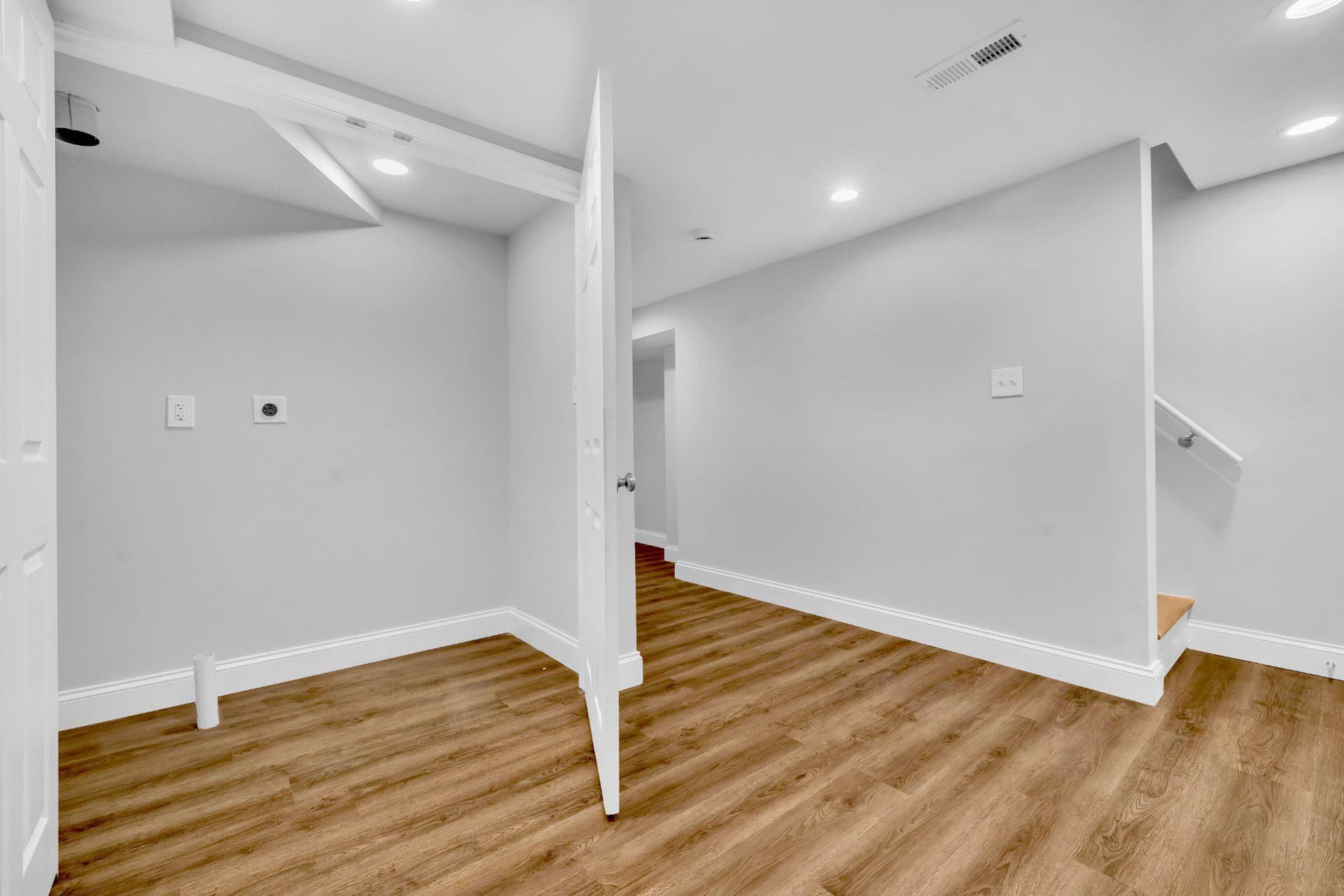 1602 Carswell Street photo 19