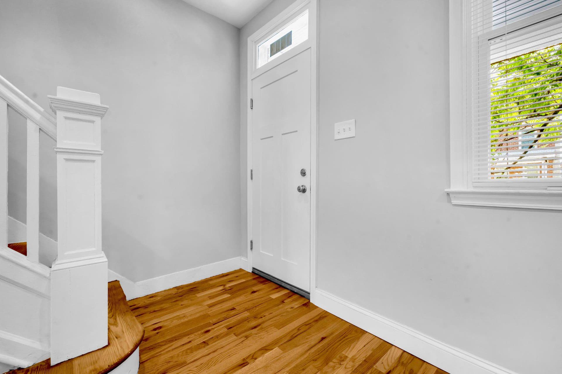 1602 Carswell Street photo 4