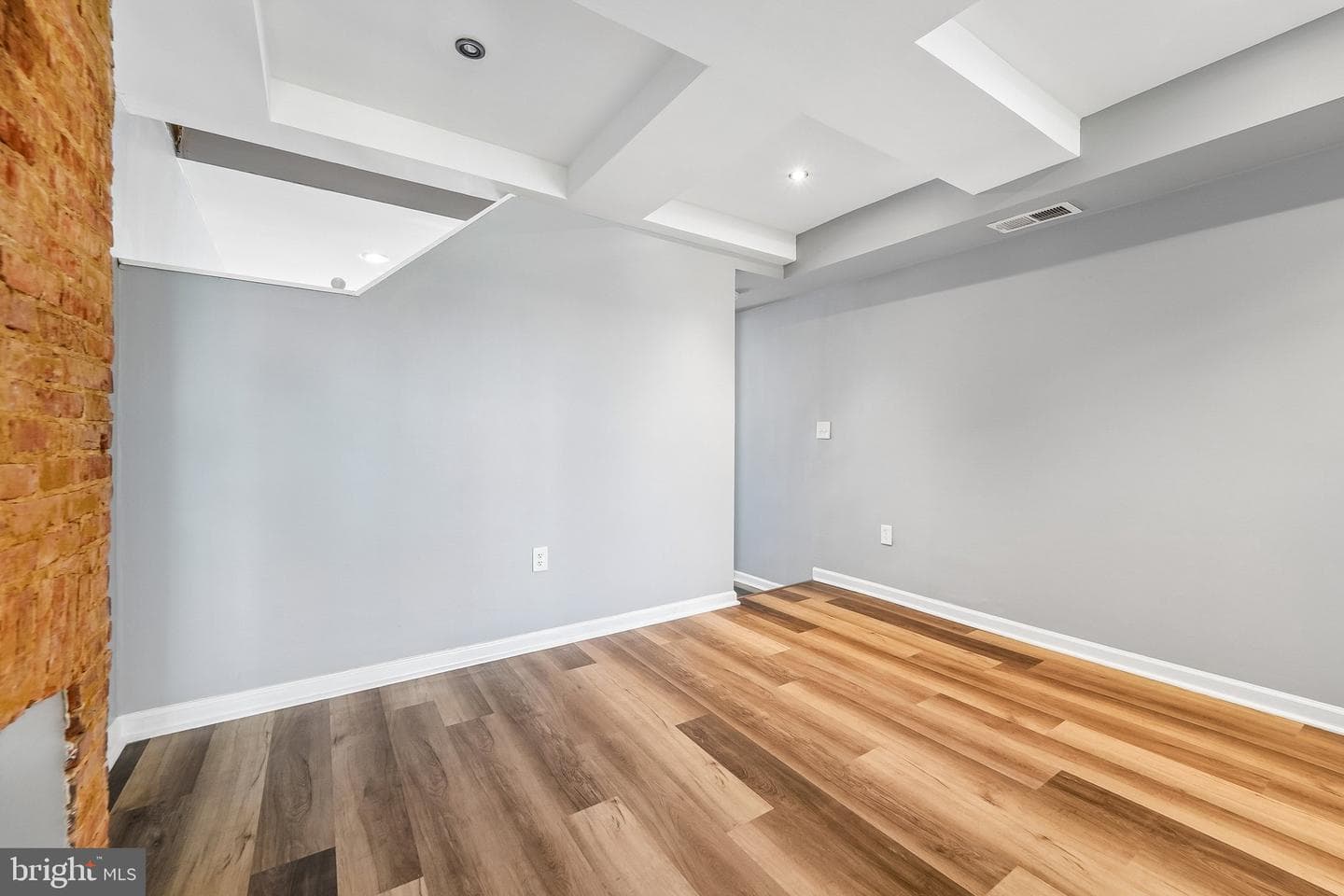 1629 E Oliver Street photo 11