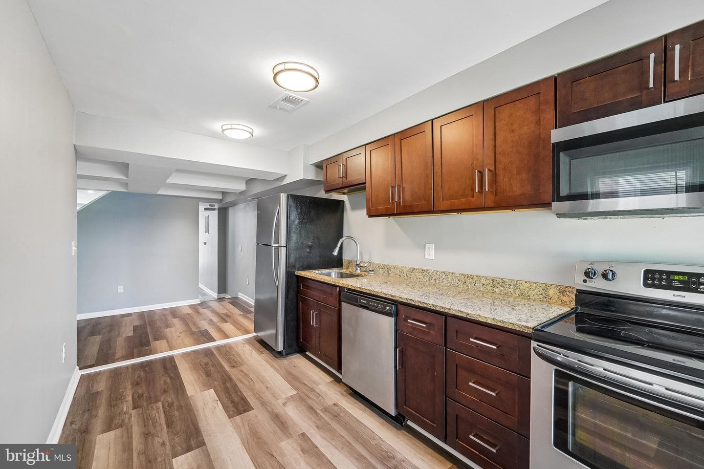 1629 E Oliver Street photo 14
