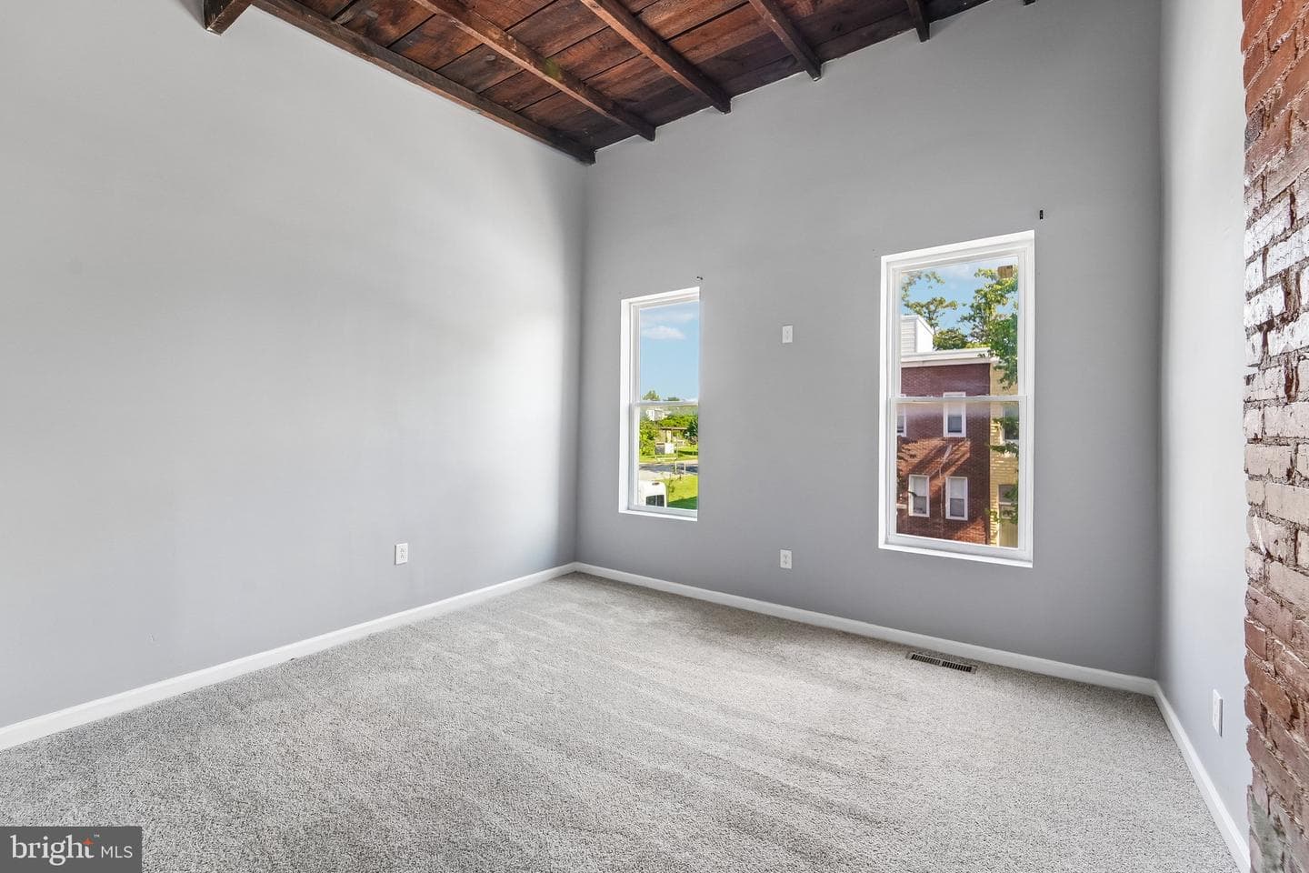 1629 E Oliver Street photo 16