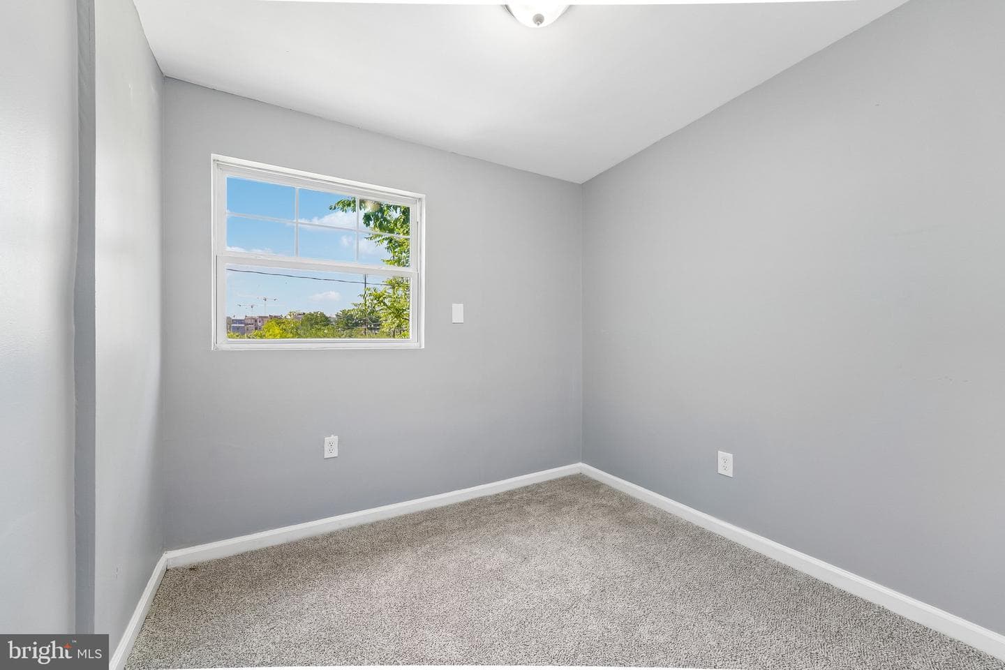 1629 E Oliver Street photo 23