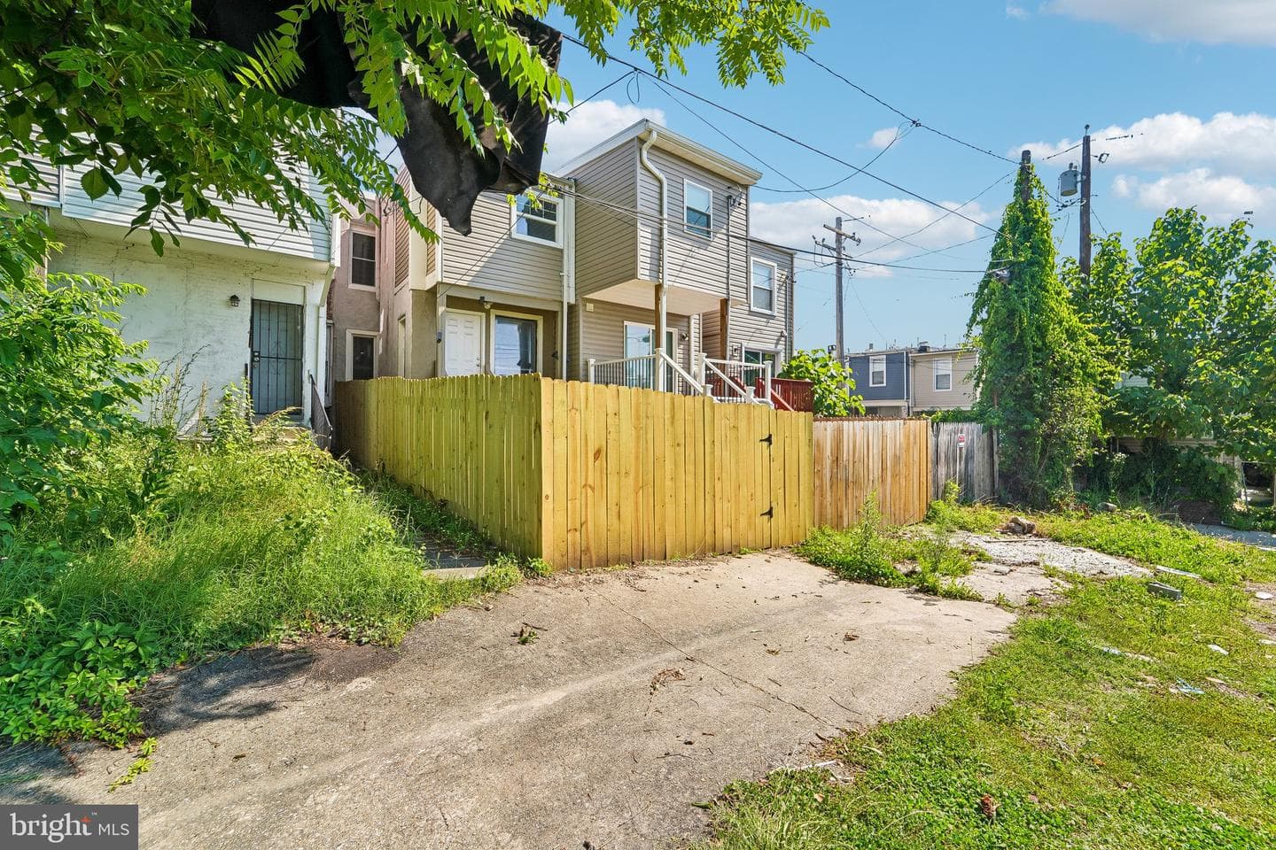 1629 E Oliver Street photo 30