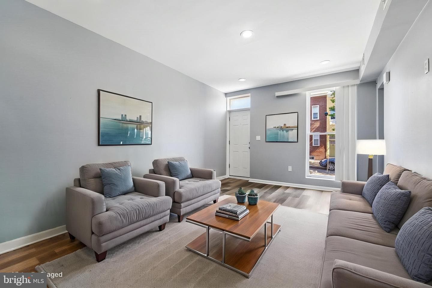 1629 E Oliver Street photo 8