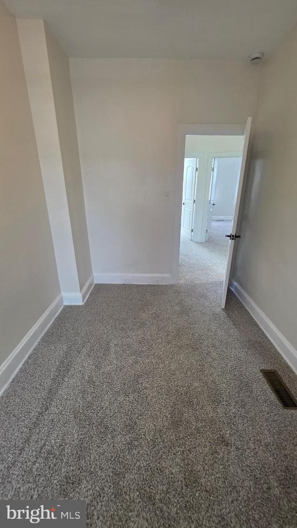 752 N Grantley Street photo 34