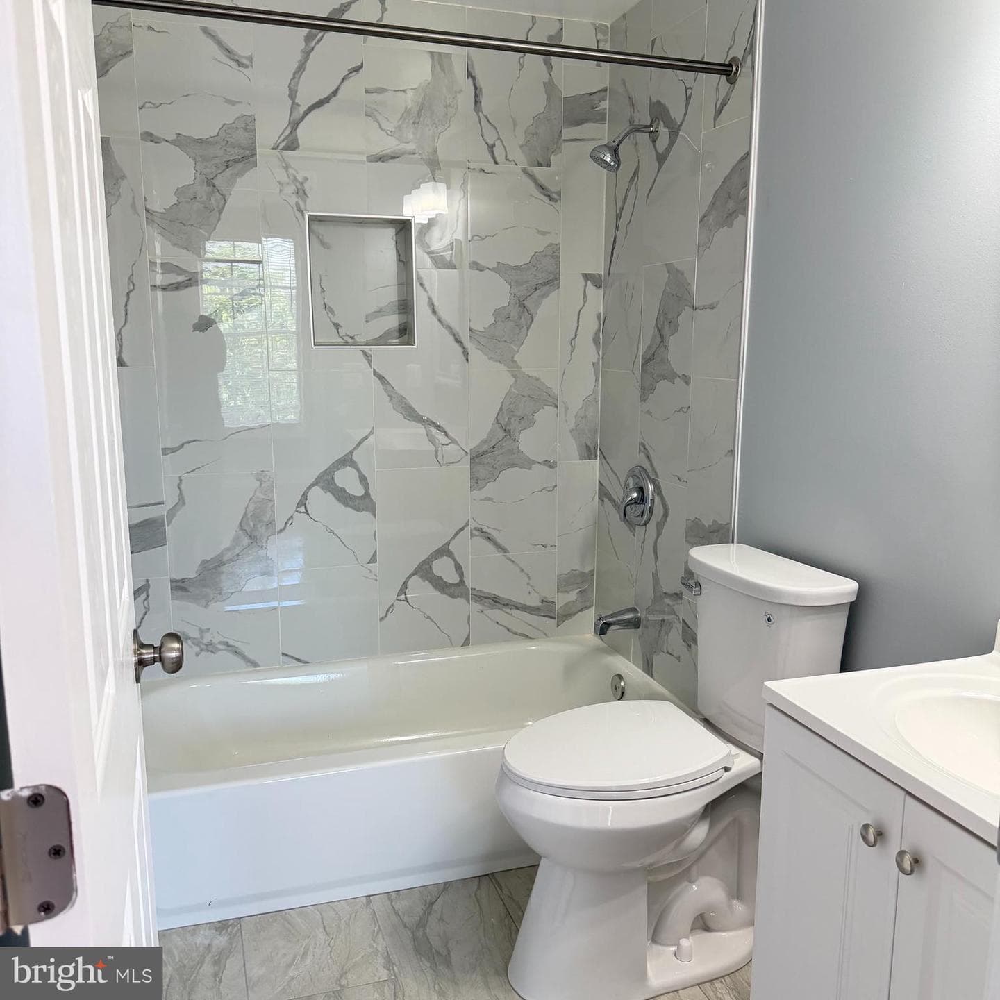 1214 N Woodyear Street photo 8