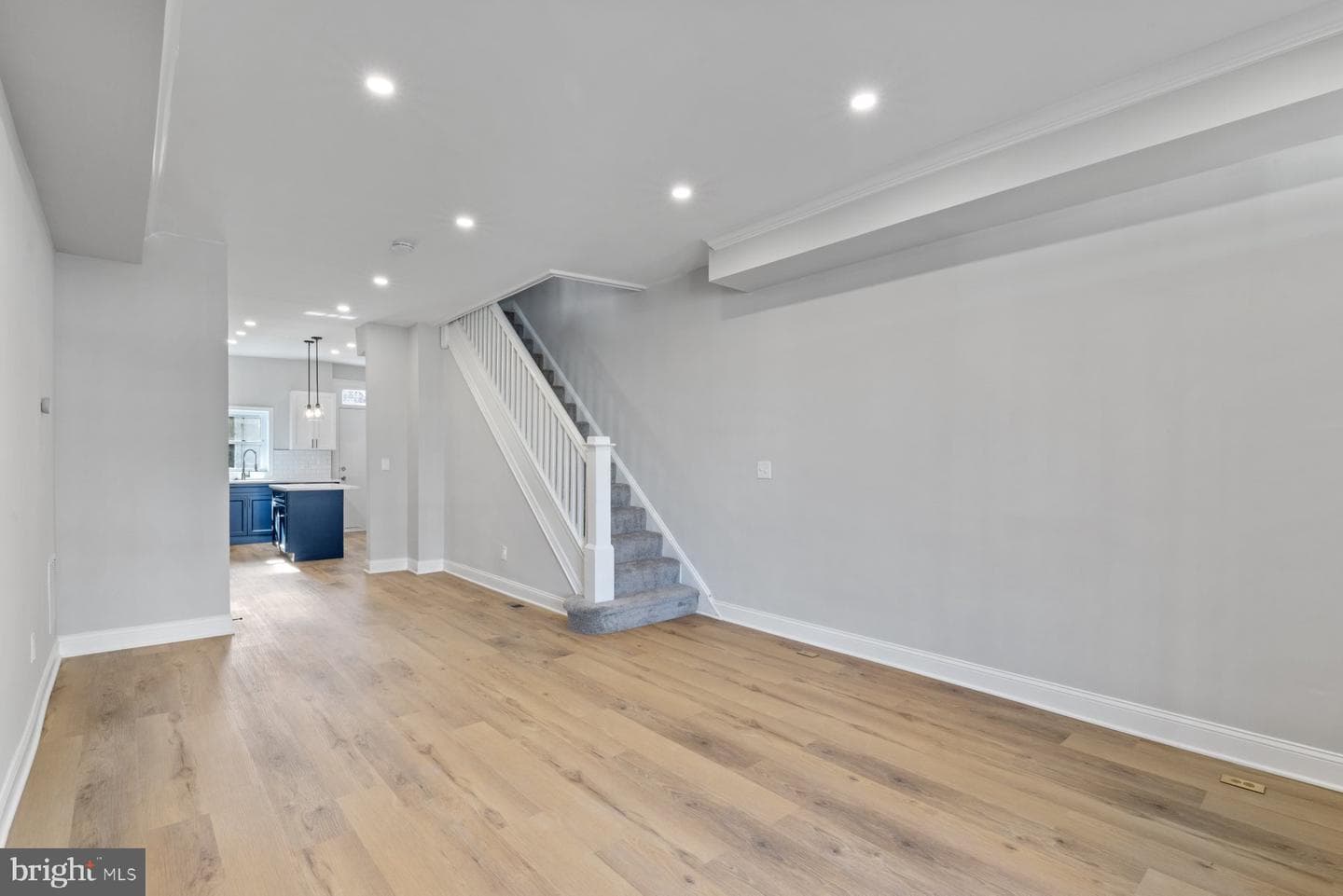 653 Bartlett Avenue photo 4