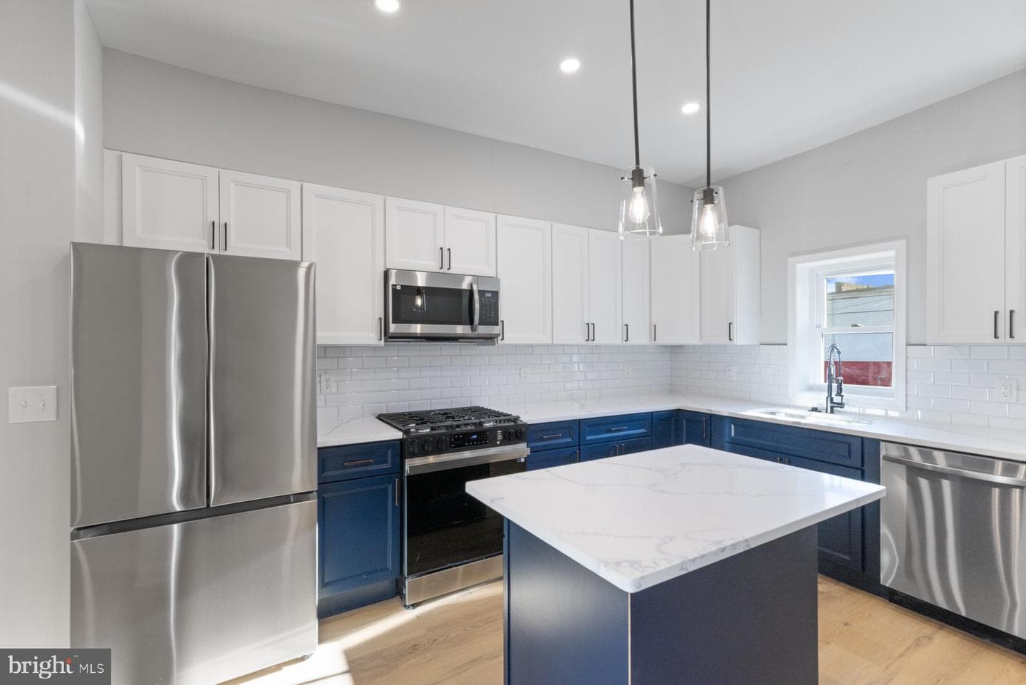 653 Bartlett Avenue photo 9