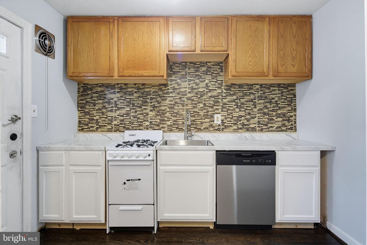3704 Saint Margaret Street photo 4