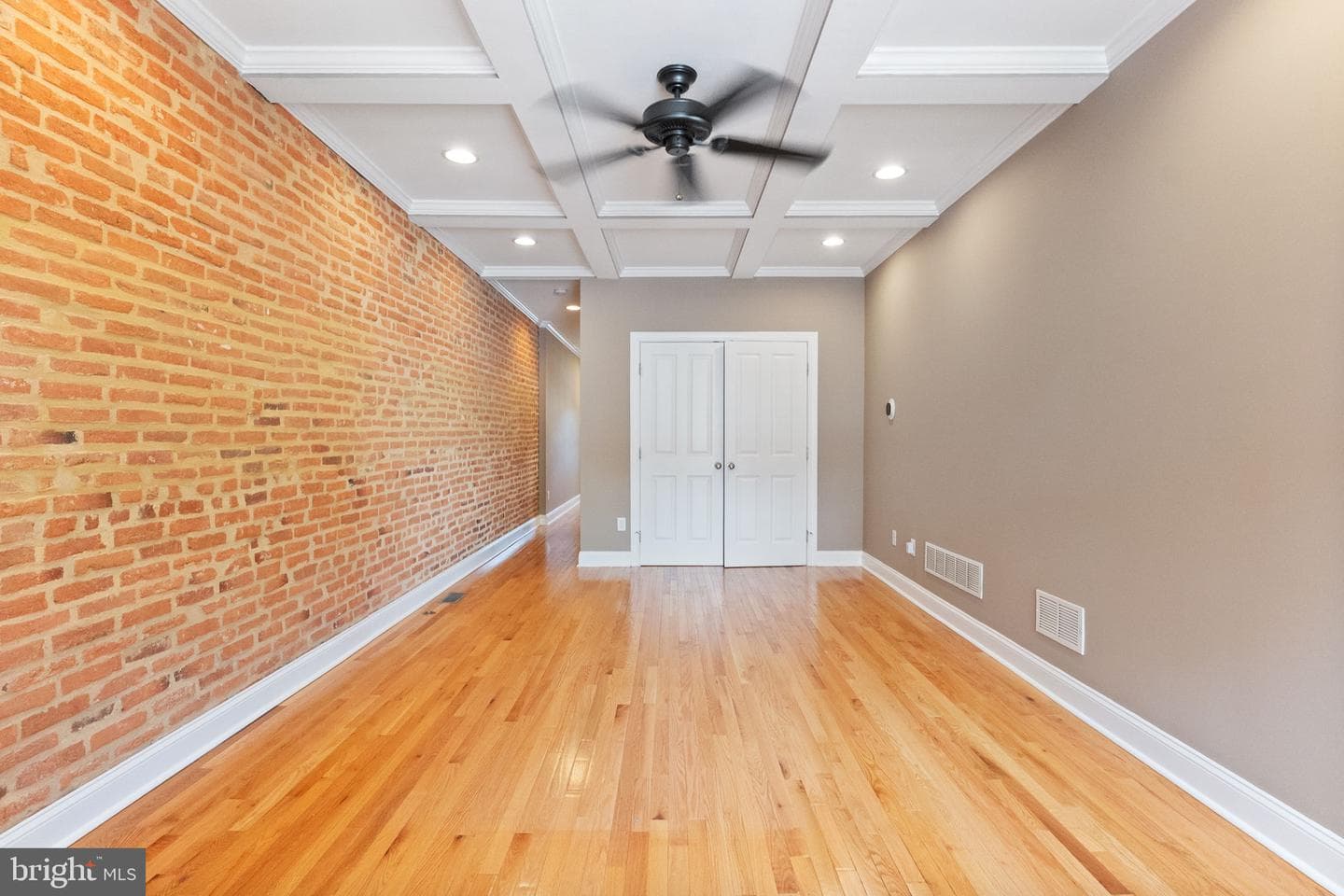 14 S Collington Avenue photo 3