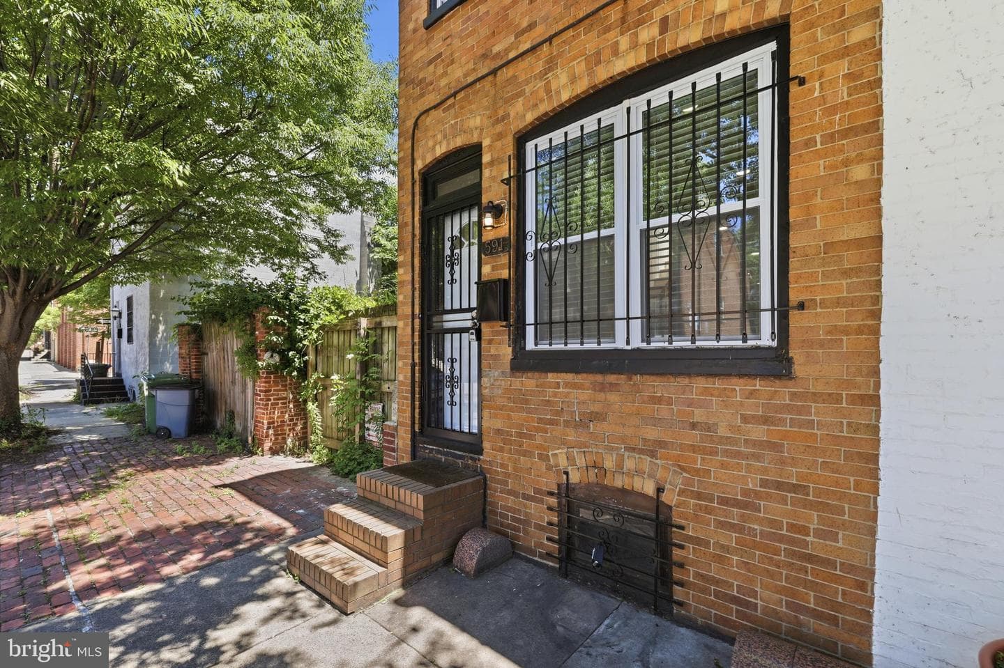 591 Orchard Street photo 6