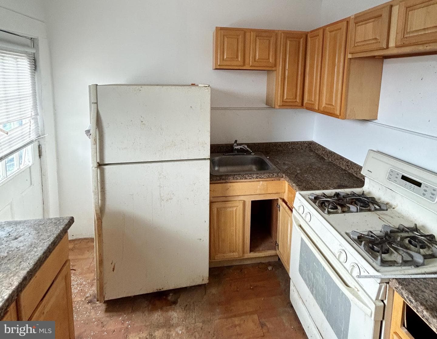 1221 N Decker Avenue photo 8