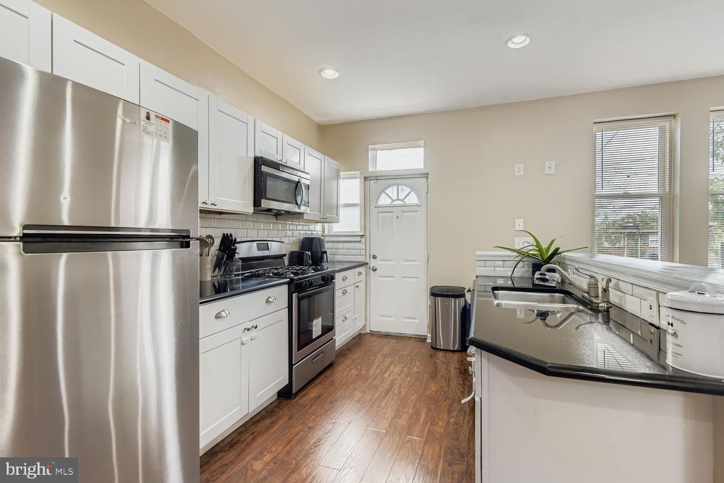 4155 Fairview Avenue photo 3