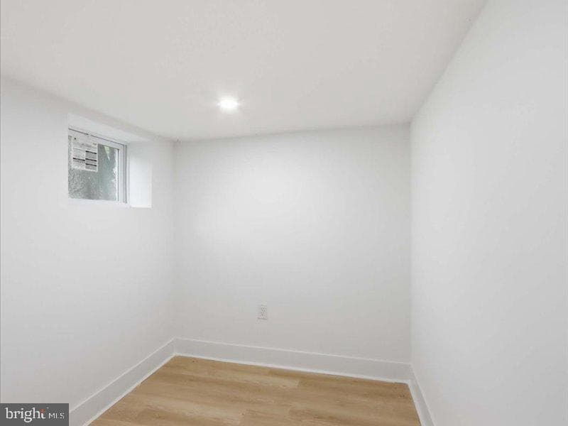 758 Melville Avenue photo 14