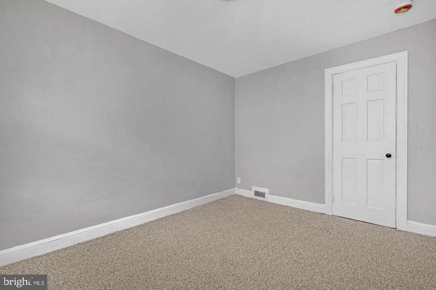 1221 Ashburton Street photo 22