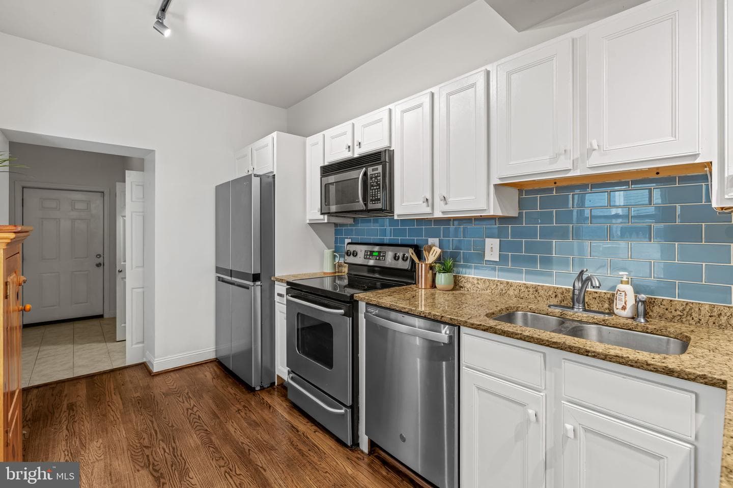 1636 S Hanover Street photo 9