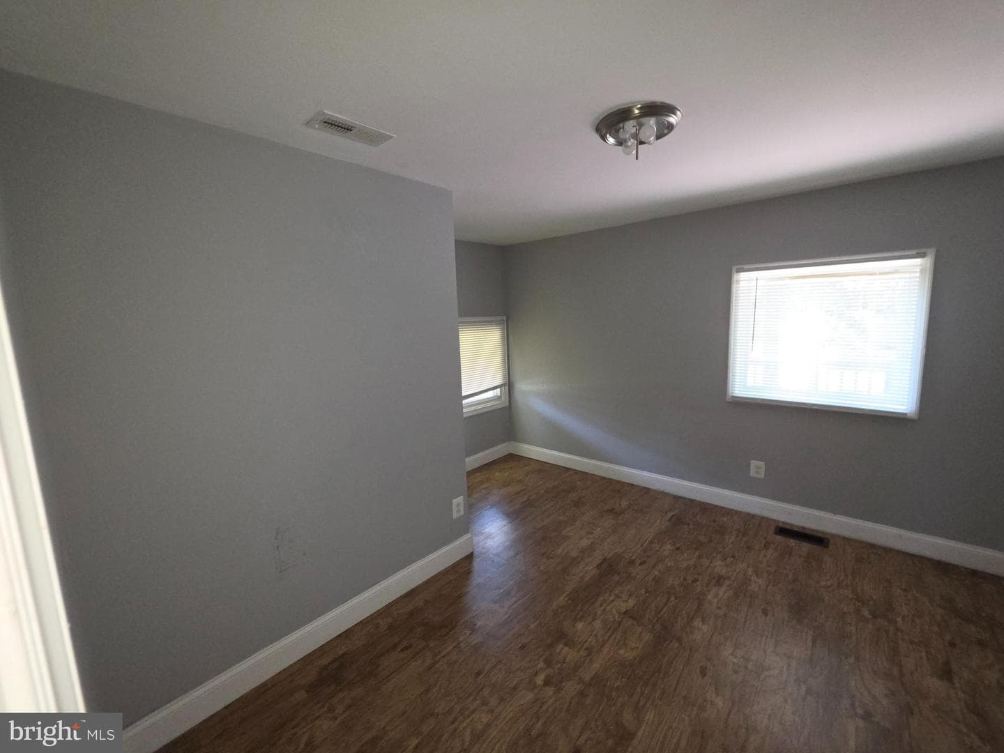 4002 Mortimer Avenue photo 12