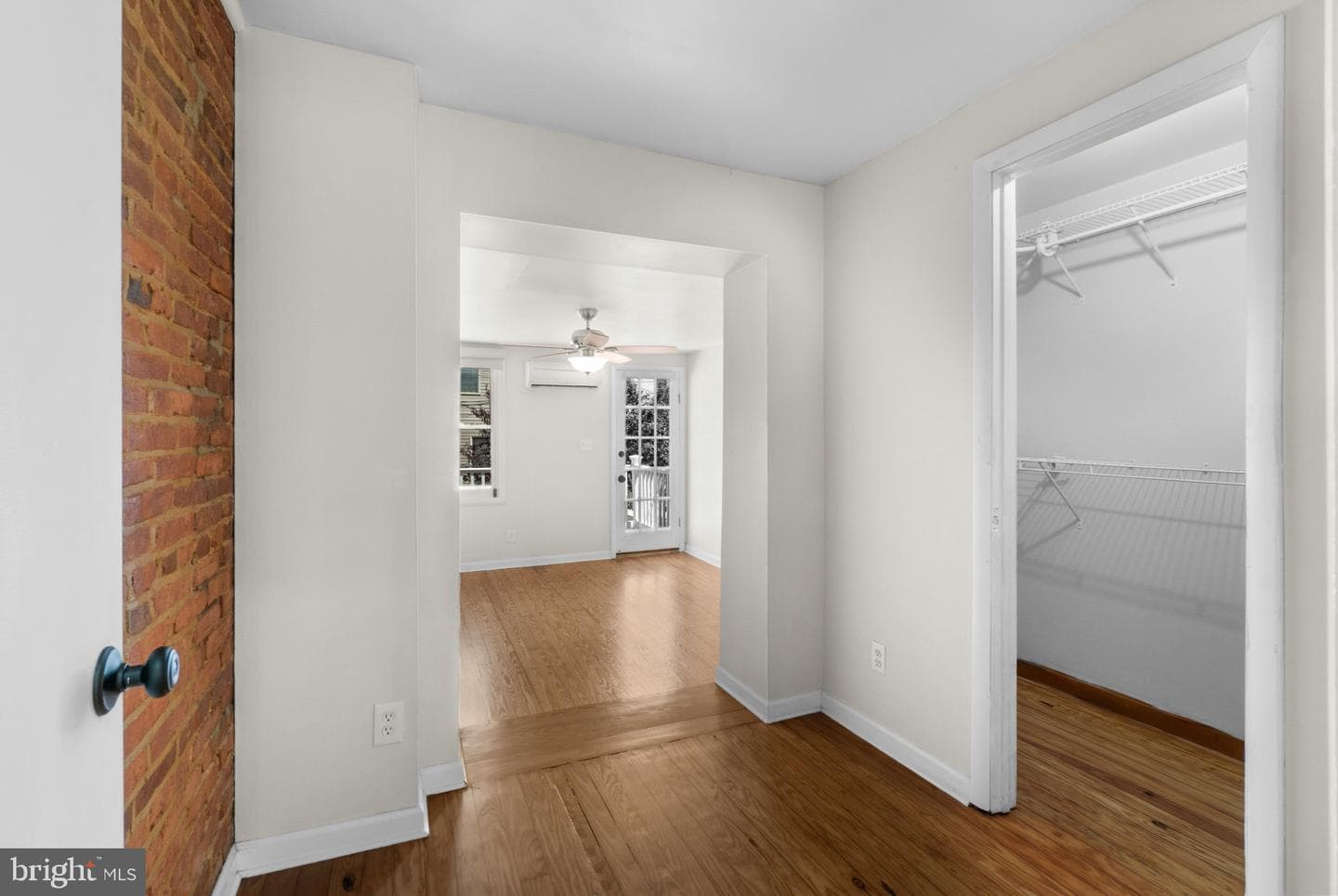 909 S Streeper Street photo 24