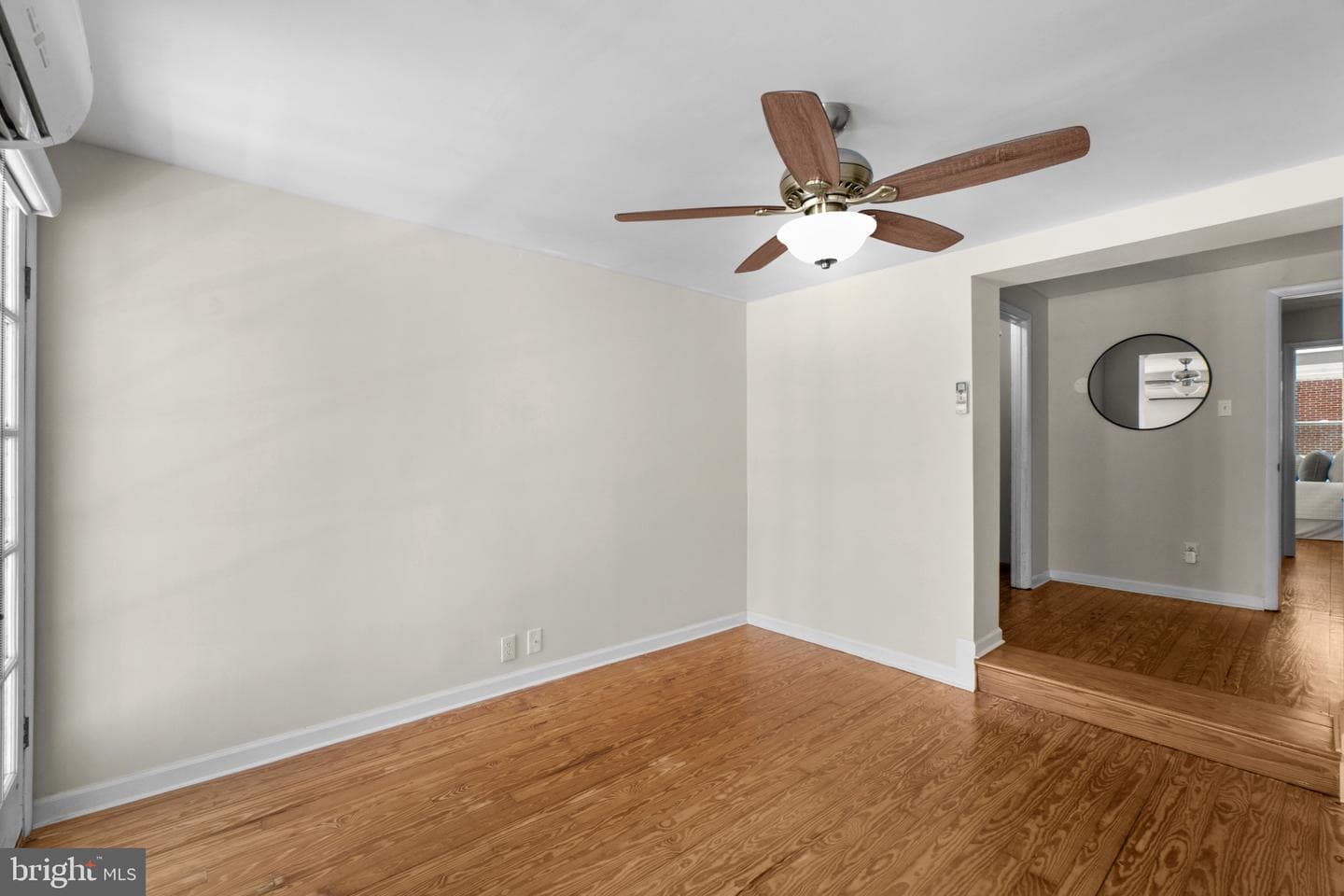 909 S Streeper Street photo 27