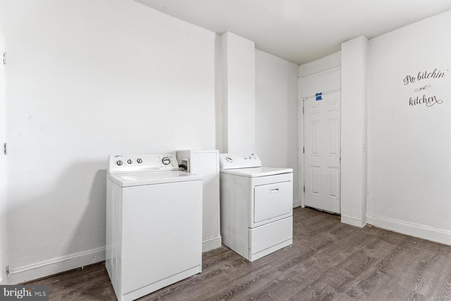 2542 W Fayette Street W photo 11