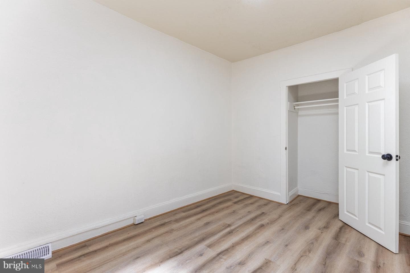 2542 W Fayette Street W photo 20