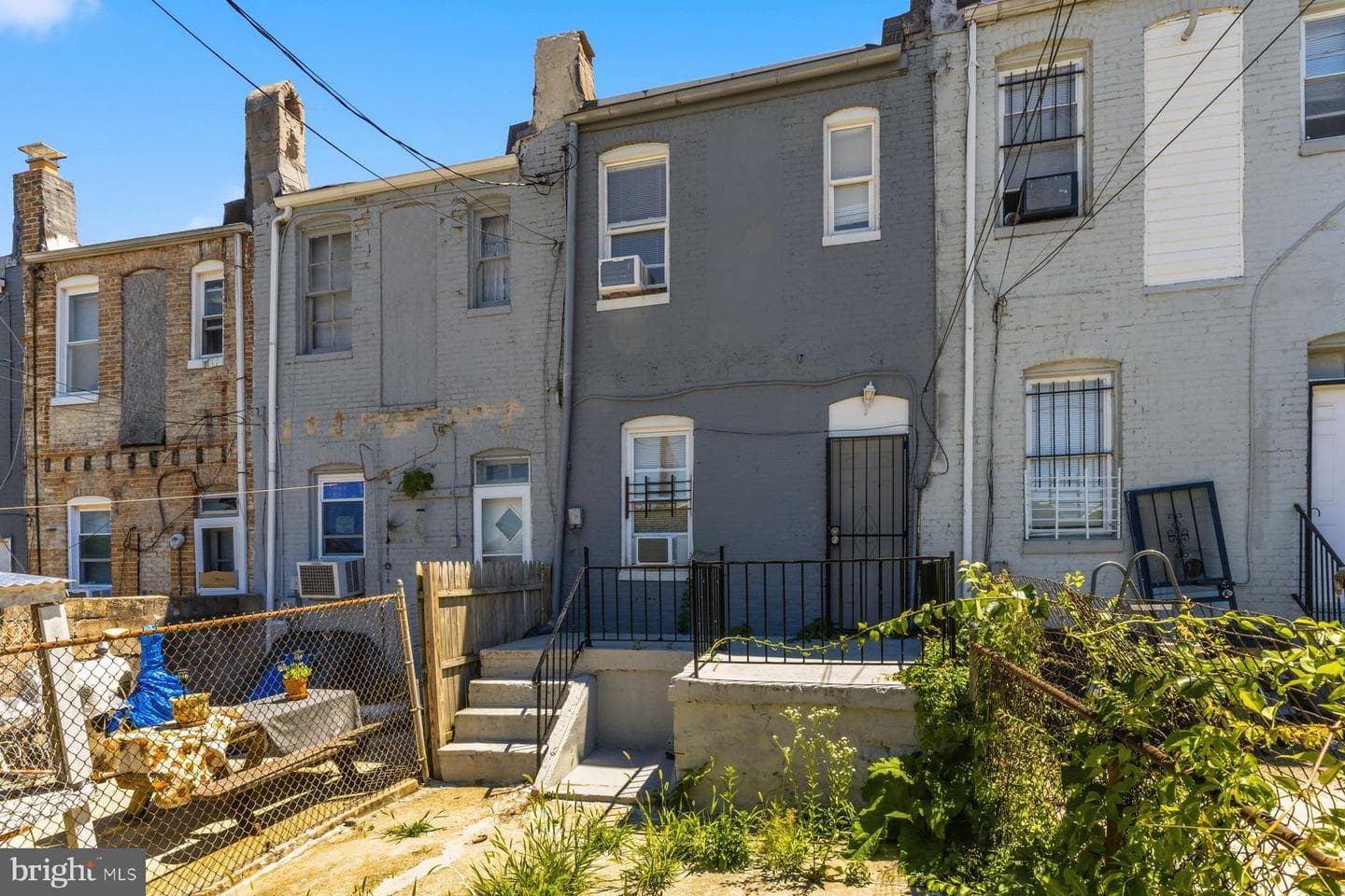 2542 W Fayette Street W photo 25