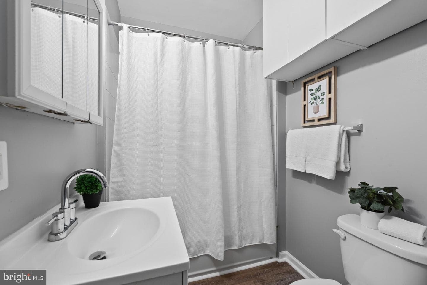 425 Ilchester Avenue photo 17
