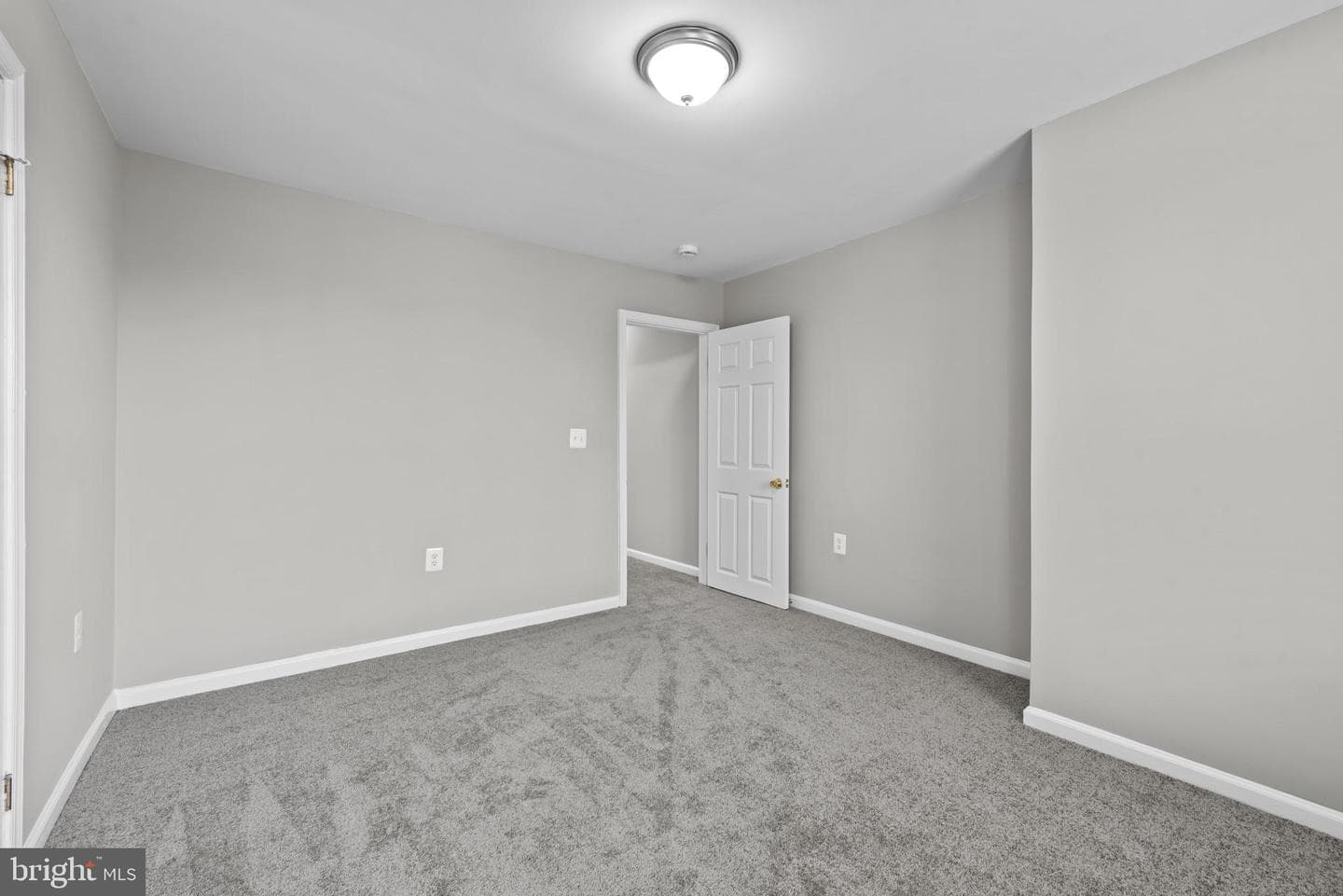 425 Ilchester Avenue photo 20