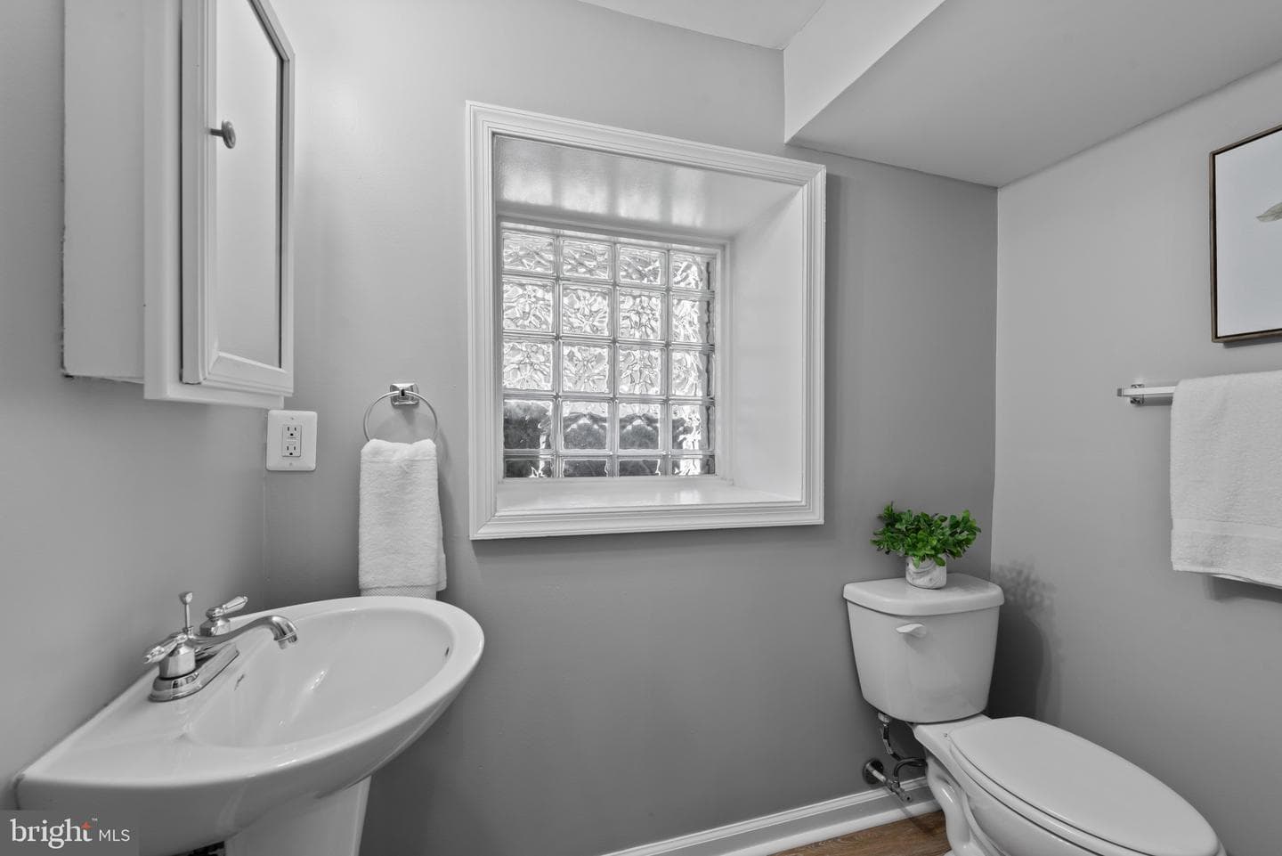 425 Ilchester Avenue photo 26