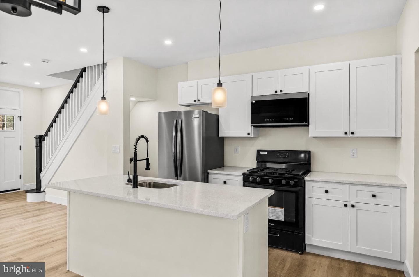 748 Mckewin Avenue photo 3