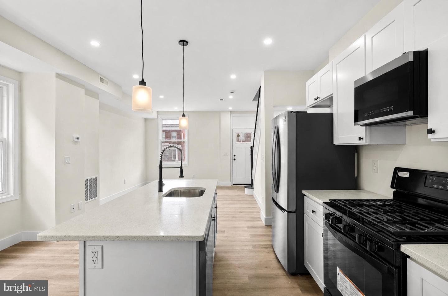 748 Mckewin Avenue photo 4