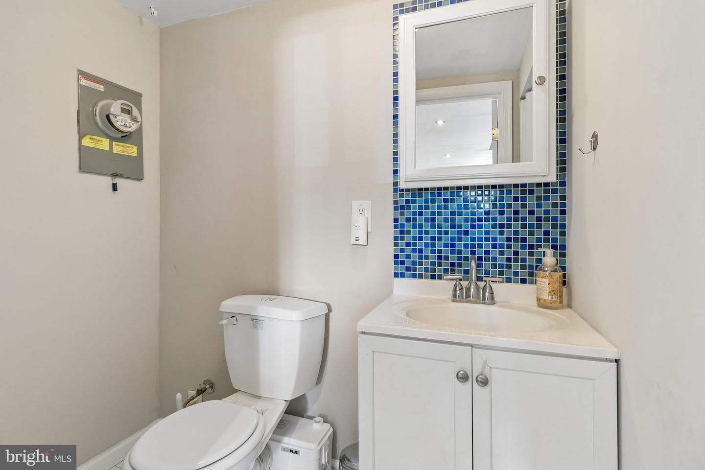 40 E Barney Street photo 10