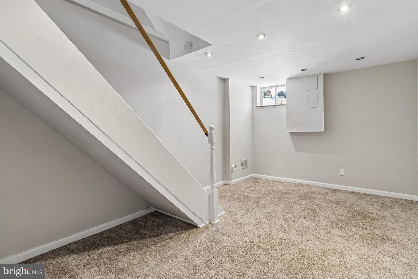 40 E Barney Street photo 11