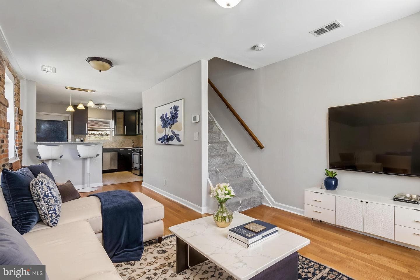 40 E Barney Street photo 4