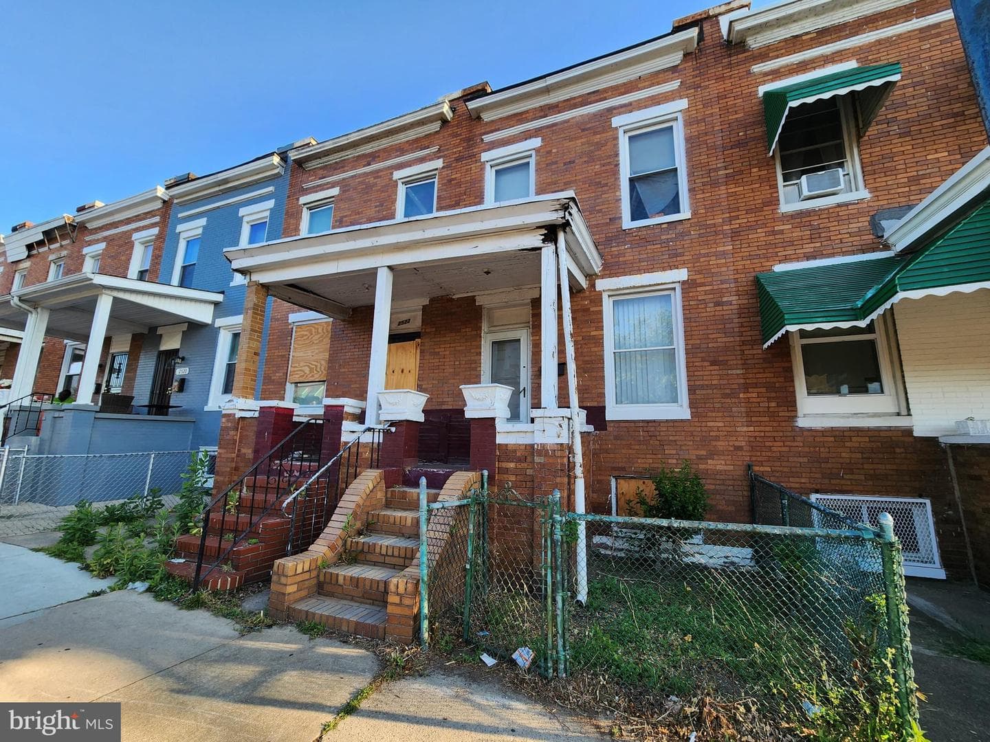 2524 E Chase Street photo 4