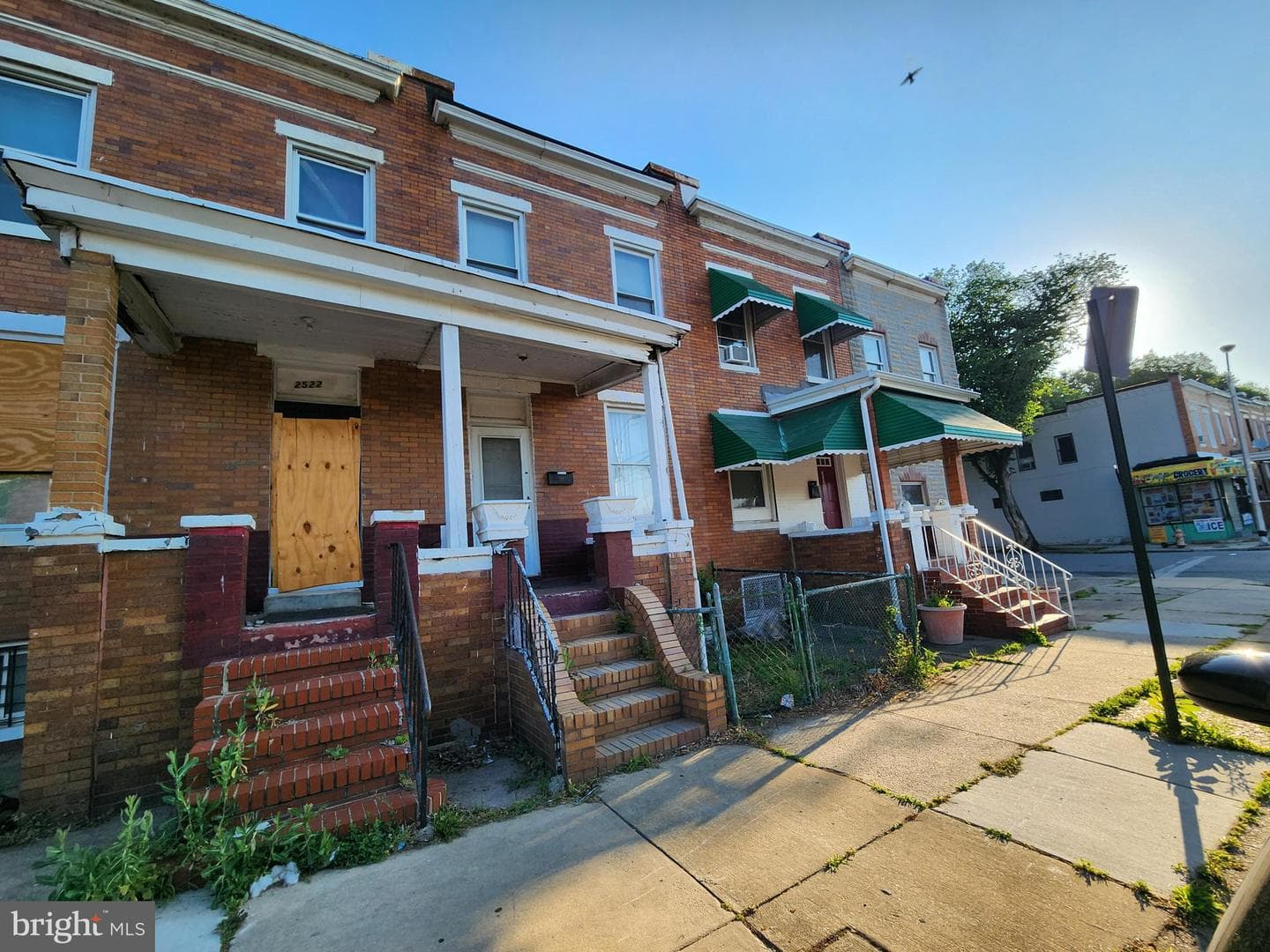 2524 E Chase Street photo 5