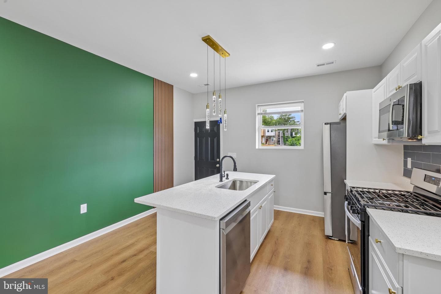 1801 N Fulton Avenue photo 17