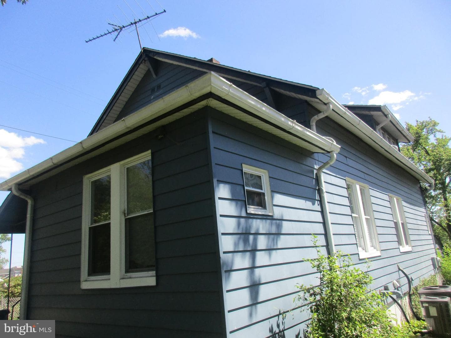 2930 Berwick Avenue photo 3