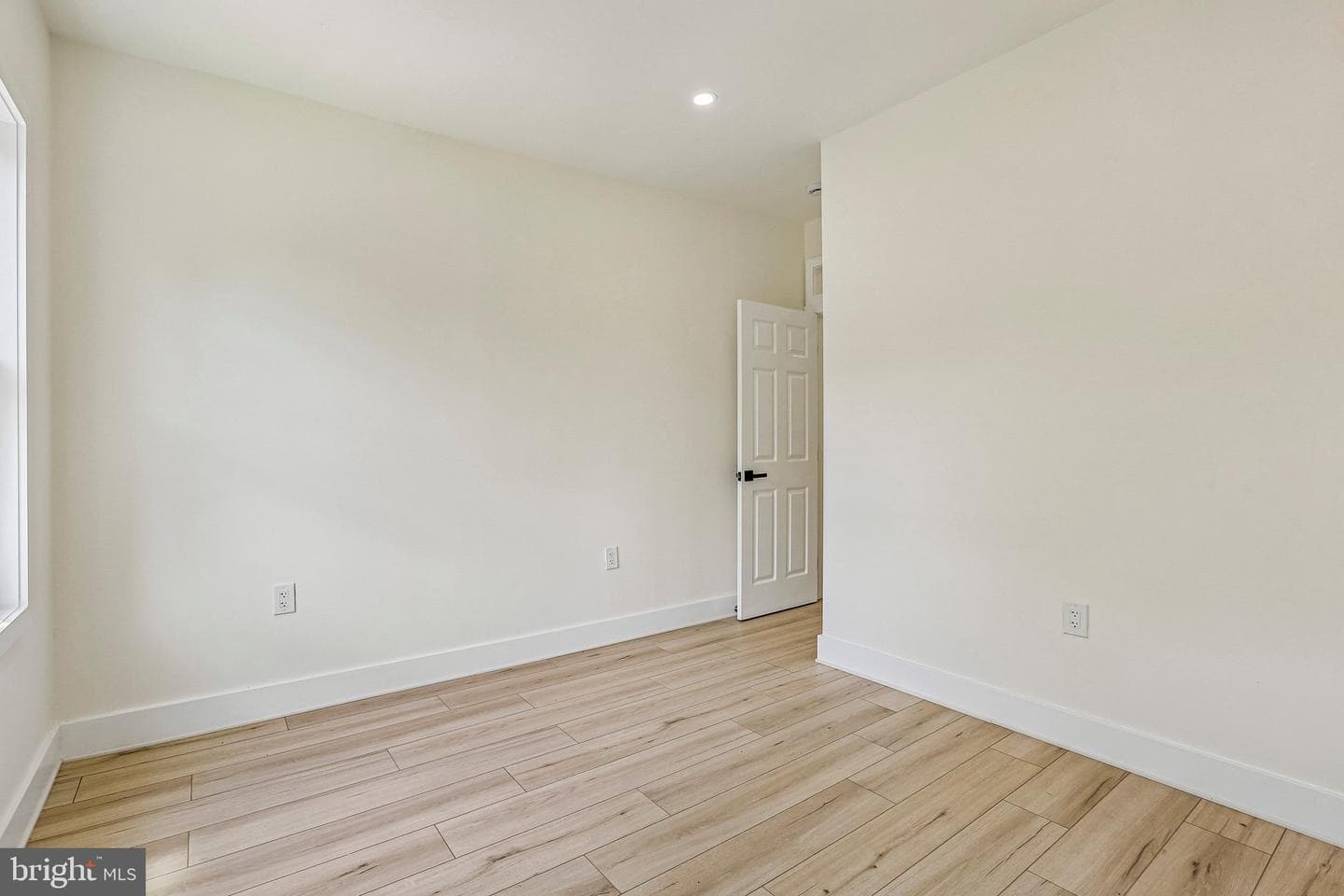3007 Presstman Street photo 17