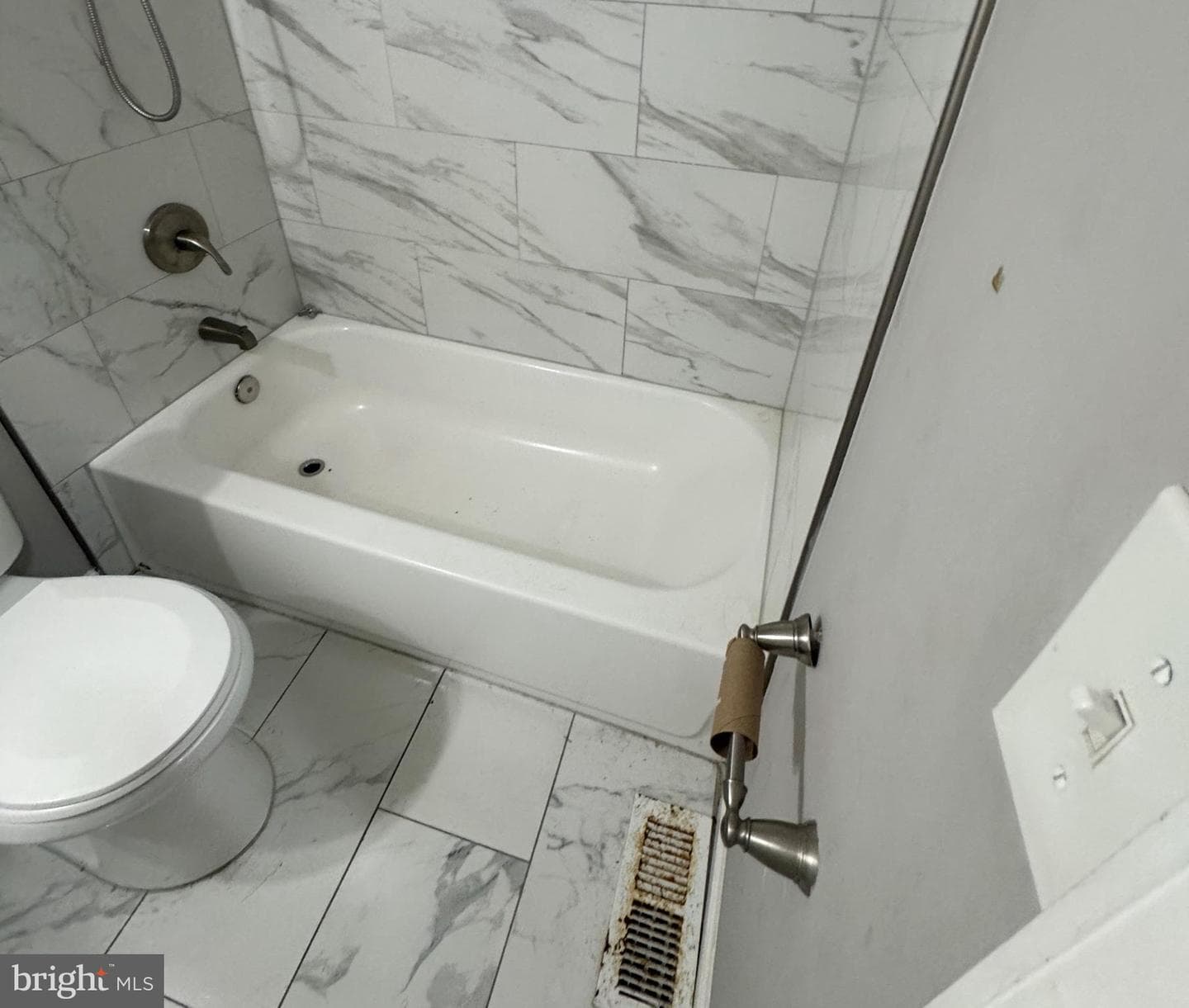 4624 Mary Avenue photo 15