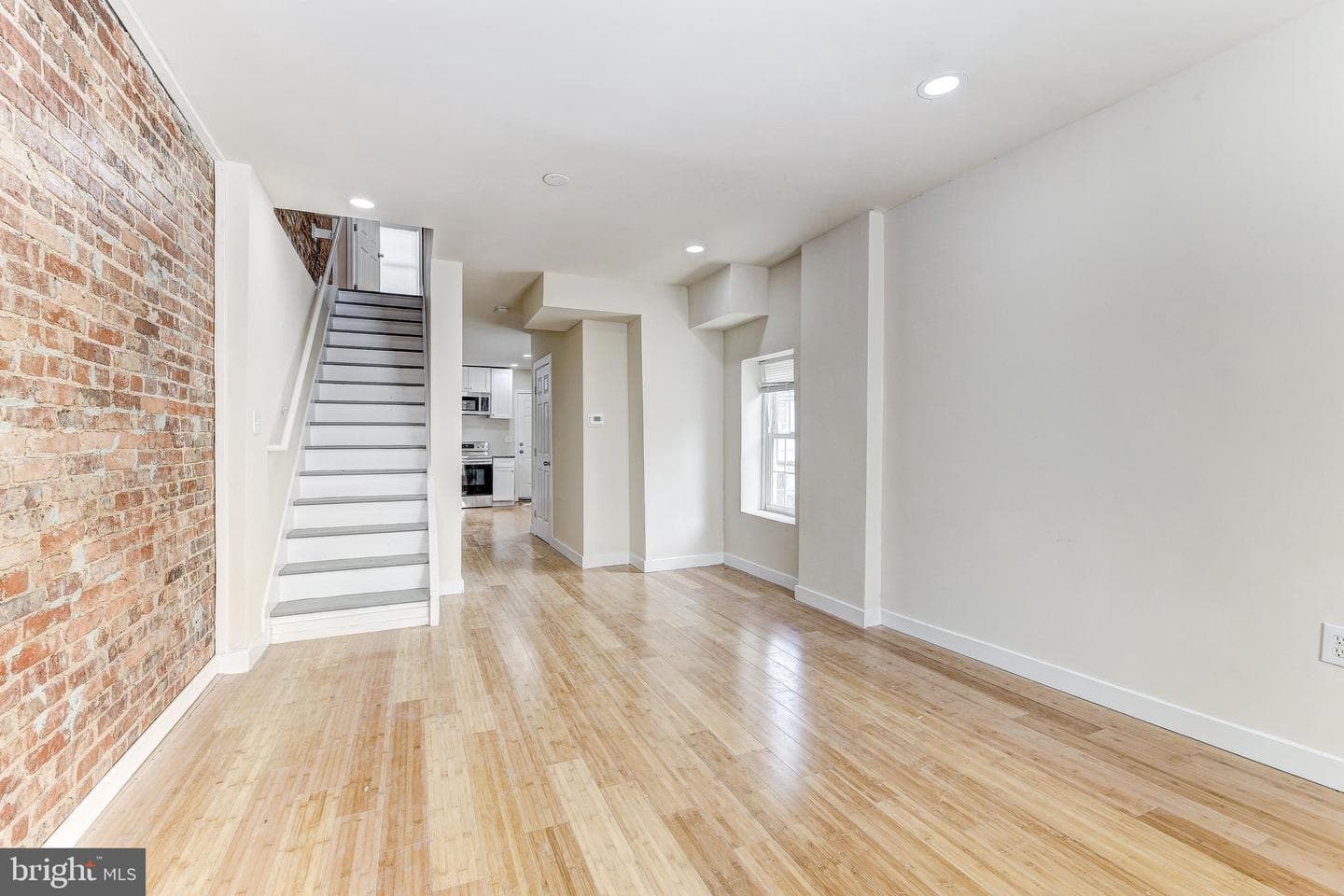 401 N Glover Street photo 4