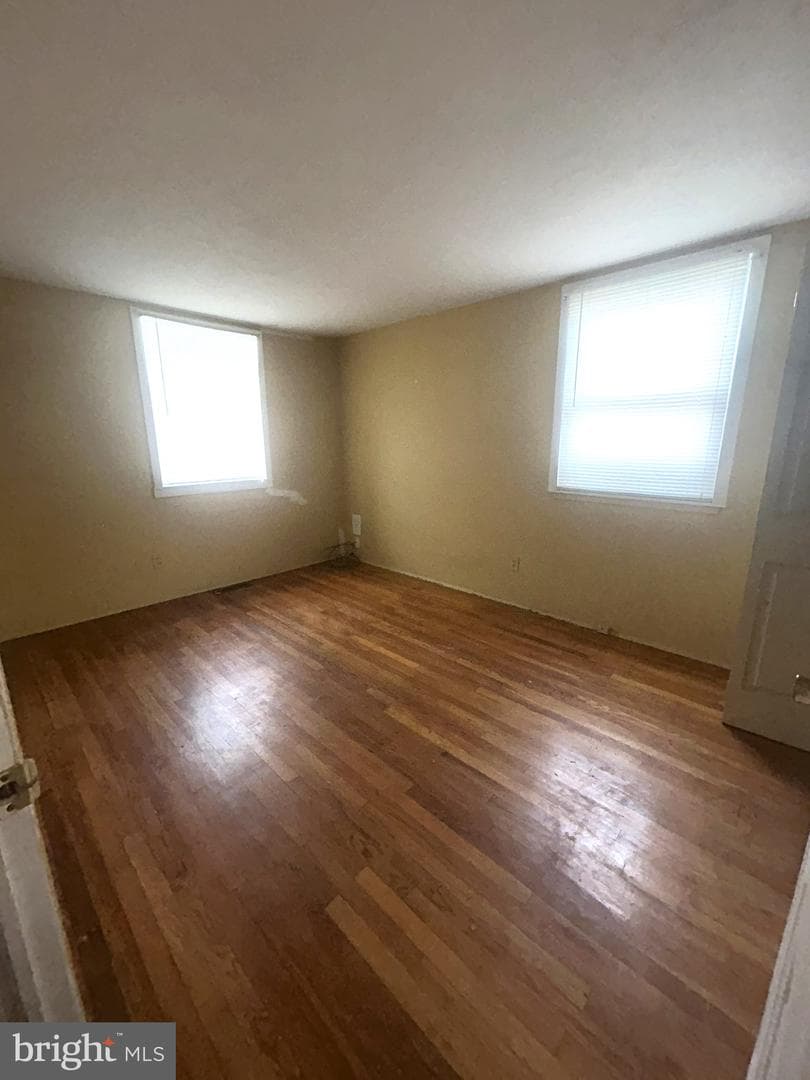 2718 Norland Road photo 8