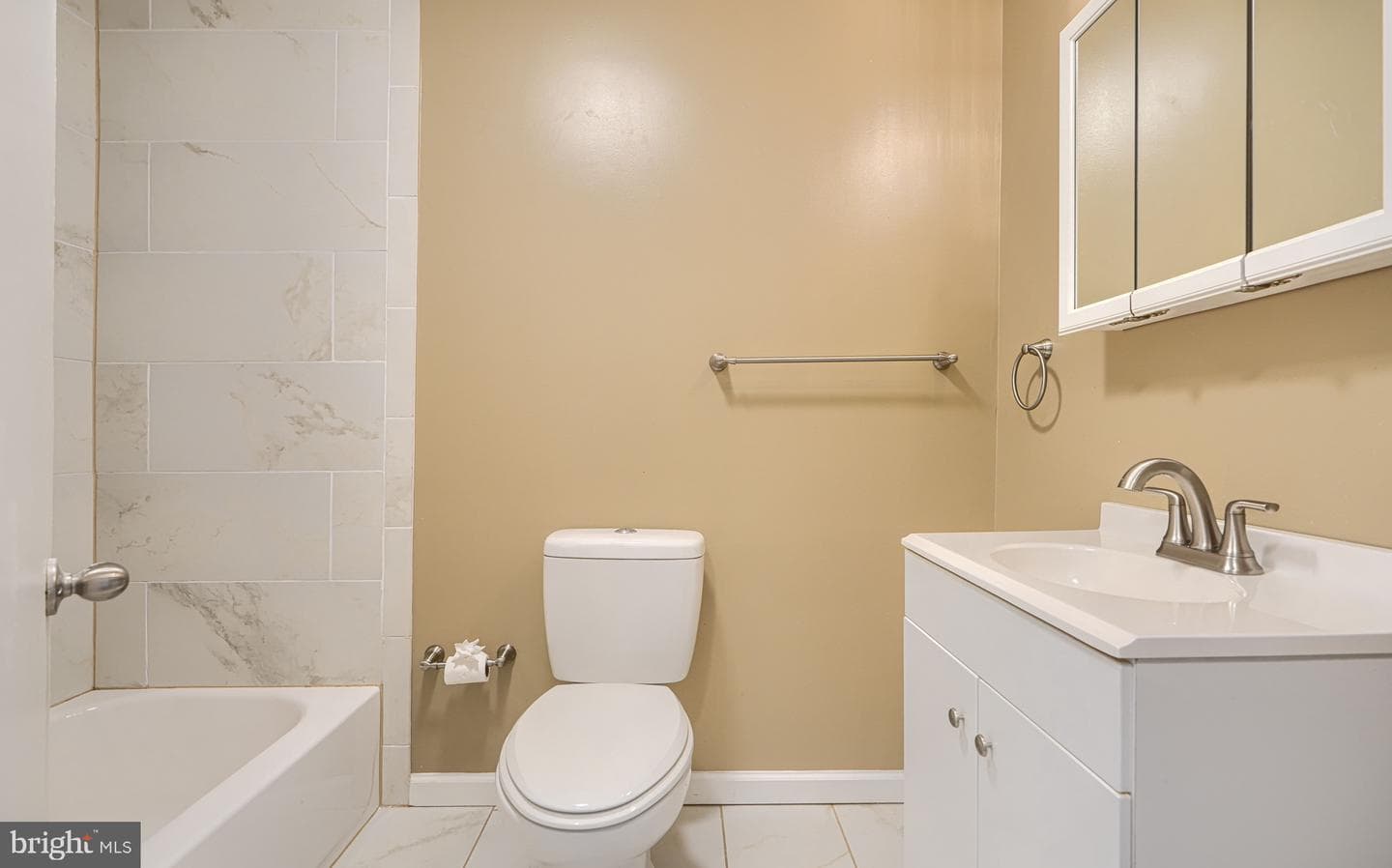 12 N Bradford Street photo 18