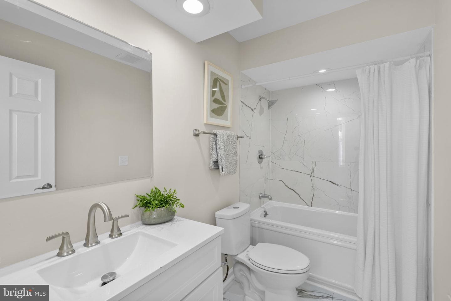 3111 Foster Avenue photo 15