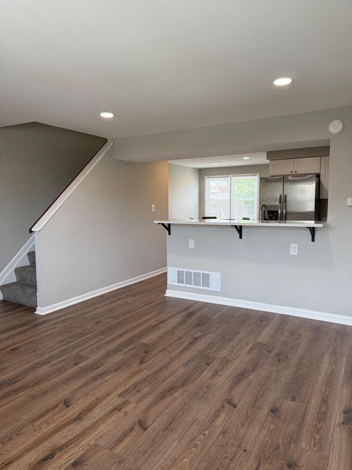 2908 Mallview Road photo 4