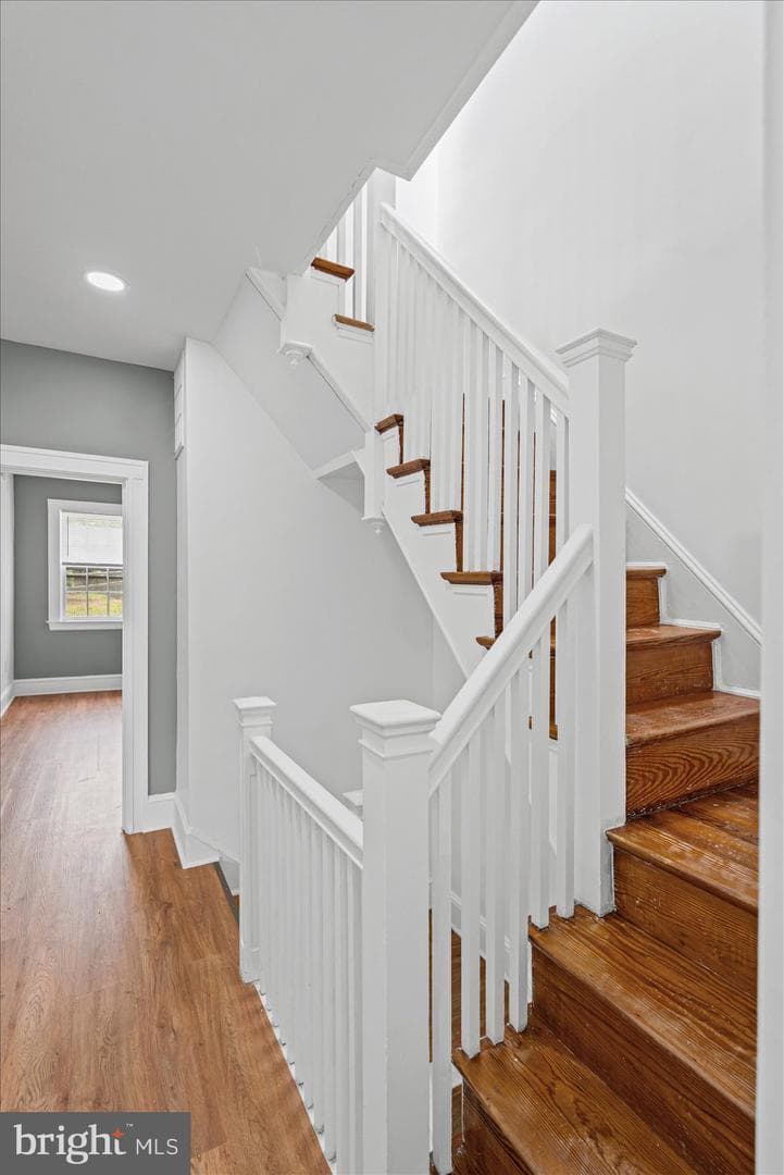 7 York Court photo 23