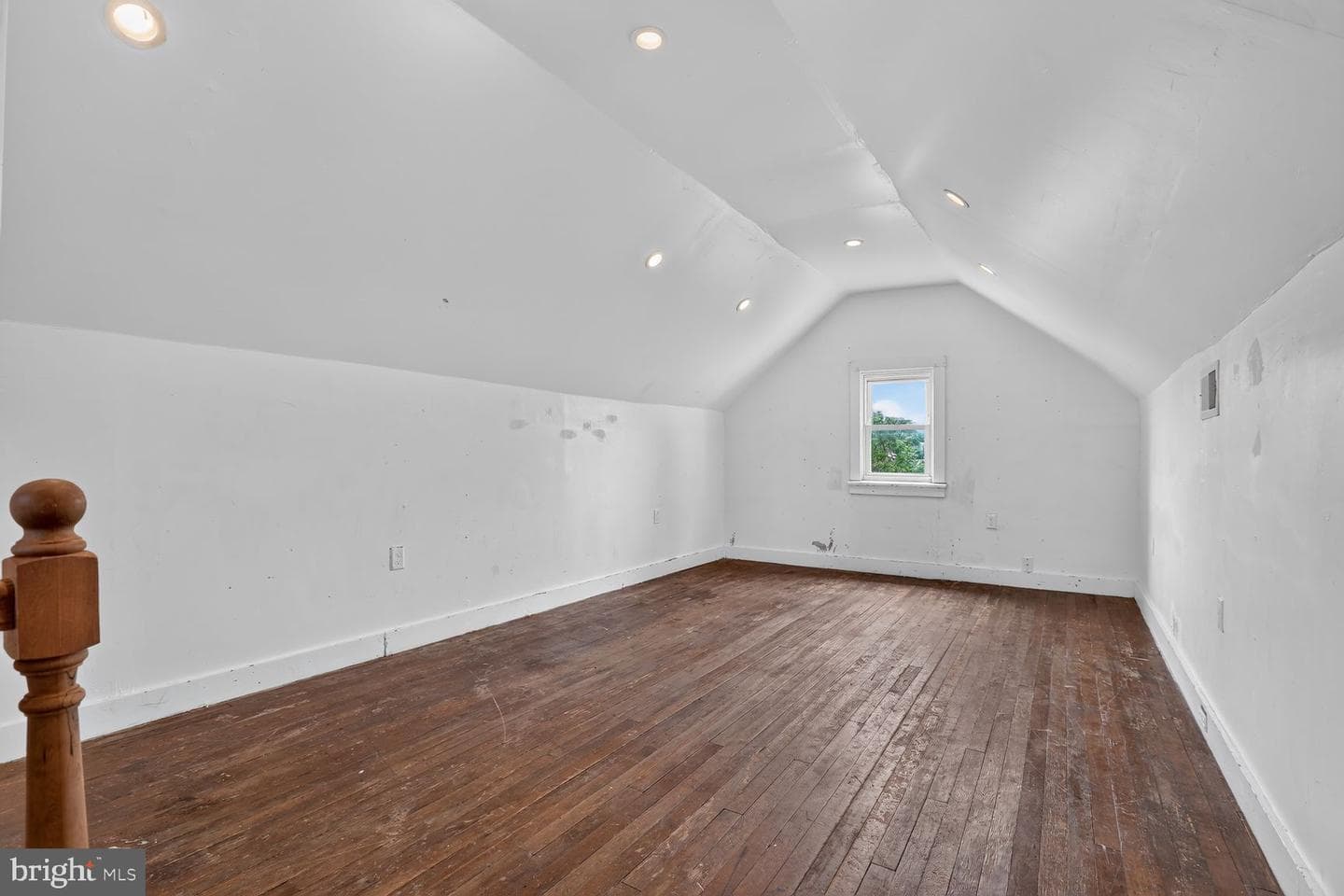 2600 Roselawn Avenue photo 13